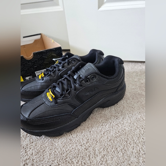 NEW IN BOX Fila Memory Workshift Slip Resistant Men's Shoes Black US Size 10.5 - Picture 3 of 11